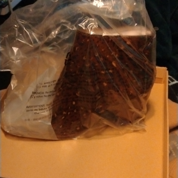 Ankle boots - Picture 2 of 3